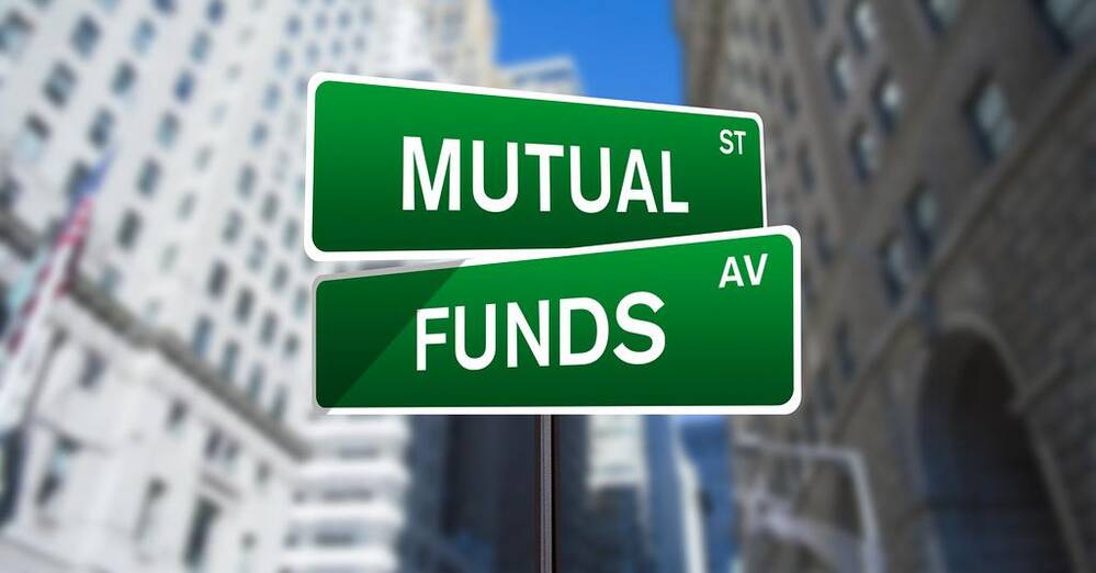 How Are Mutual Fund Types and Pricing Explained?
